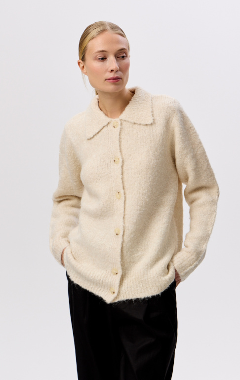кардиган букле 25W0412K молочный (7)
