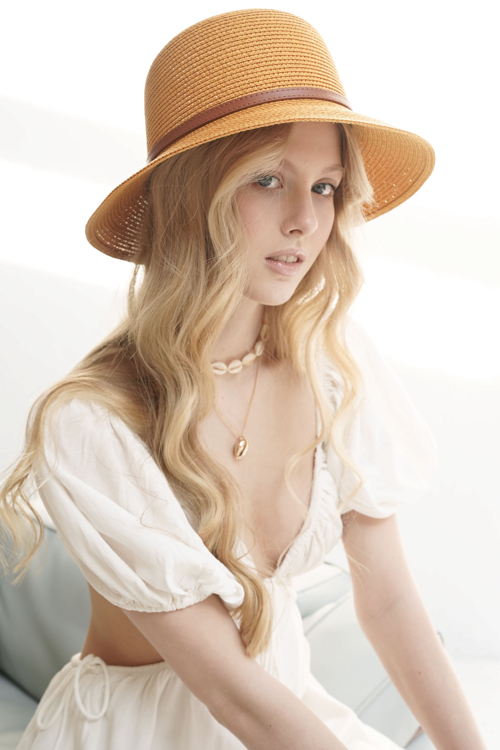 Модный аксессуар лета 2022 - женская шляпа