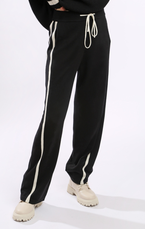 61N брюки черные с молочной полоской (3)