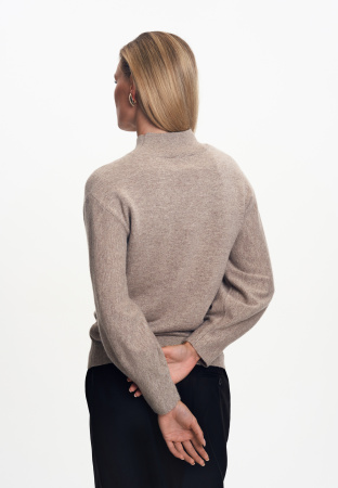 2480W джемпер бежевый люрекс (4)