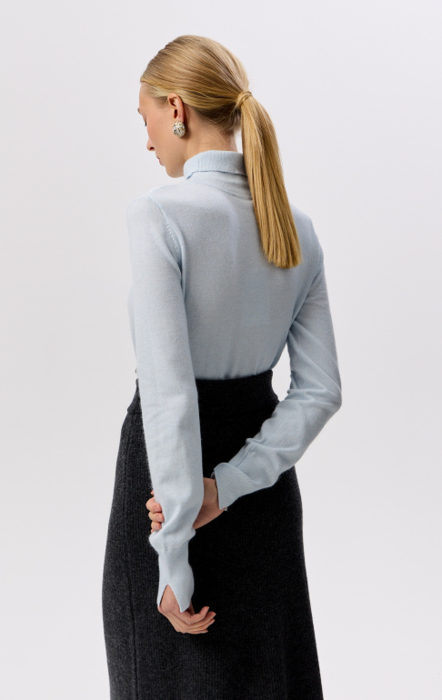 водолазка с разрезом на горле 2437W голубой (10)