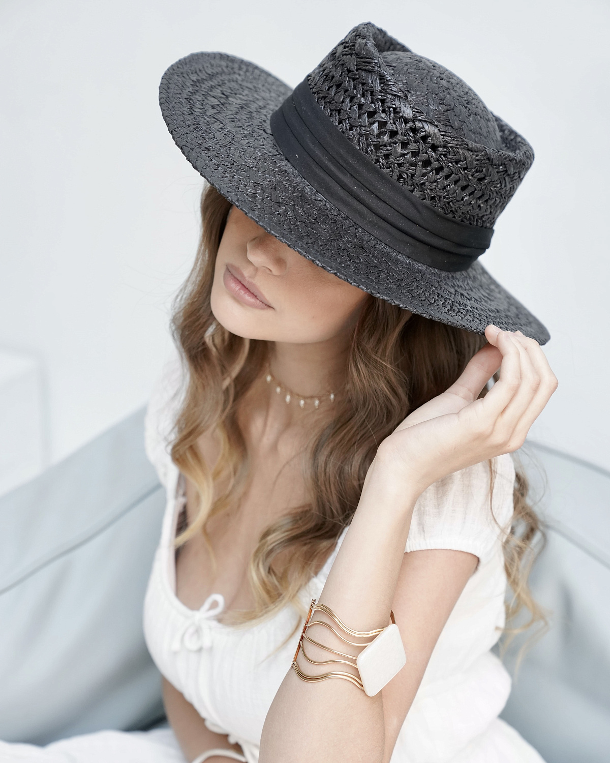 Модный аксессуар лета 2022 - женская шляпа