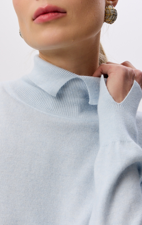водолазка с разрезом на горле 2437W голубой (11)