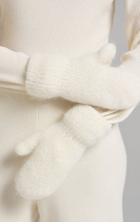 варежки 260124X - молочный 6