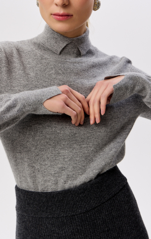 водолазка с разрезом на горле 2437W серый (6)