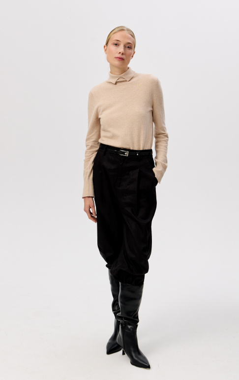 водолазка с разрезом на горле 2437W бежевый (1)