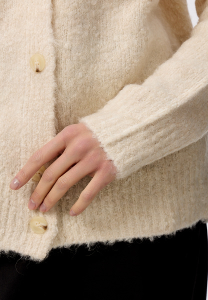 кардиган букле 25W0412K молочный (8)