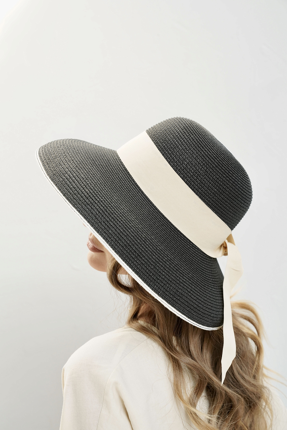 Модный аксессуар лета 2022 - женская шляпа